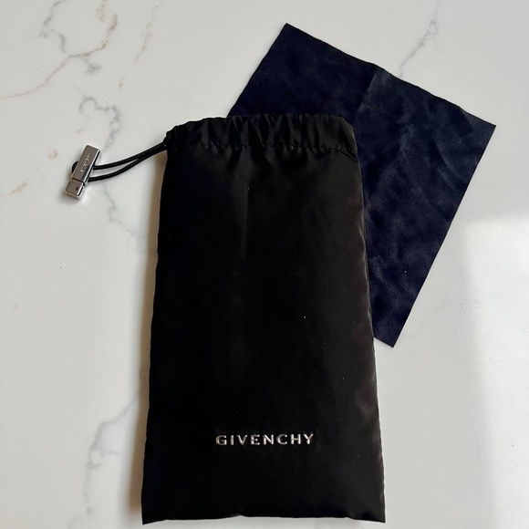 GIVENCHY PUFFER SUNGLASSES POUCH CASE with Drawstring Cord - Black w/ Metal Logo - Picture 5 of 5